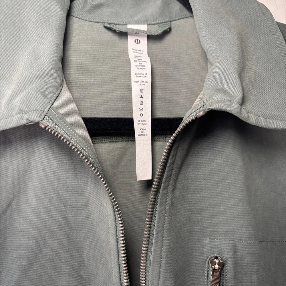 NWT Lululemon Glyde 2-in-1 Adaptable Jacket in Dark Forest Size XS - Picture 12 of 16